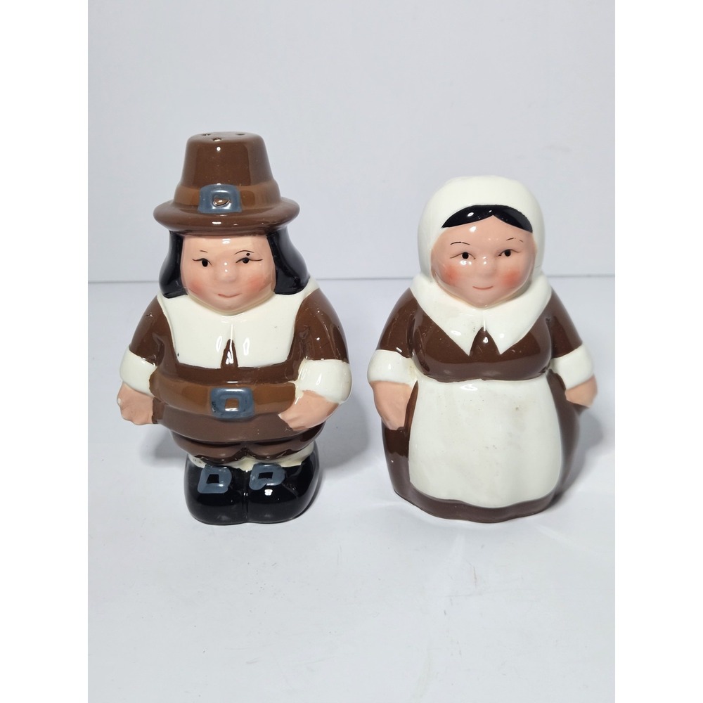 Publix The Pilgrim Pair Thanksgiving Ceramic Salt and Pepper Shakers Vintage